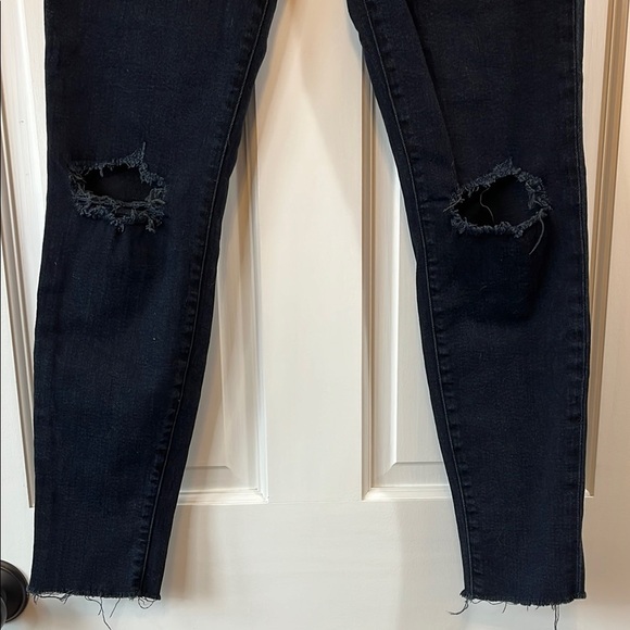 J Brand Black Blackout Denim Skinny Jeans with Raw Hems - Size 28 - Picture 7 of 11